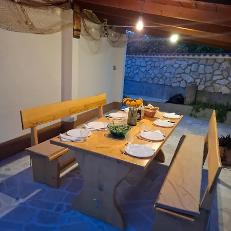 House Inga Pirovac